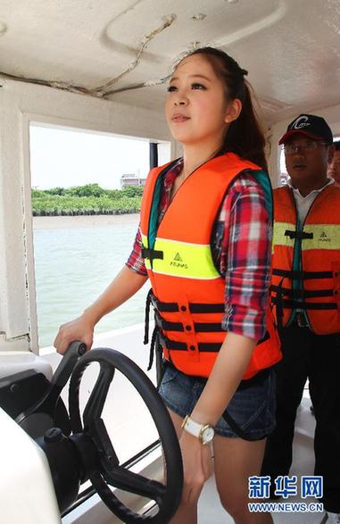 尋找不同就業(yè)路 臺(tái)灣大二女生立志開游艇