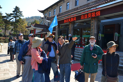 黃山風(fēng)景區(qū)提升服務(wù)質(zhì)量推進(jìn)創(chuàng)先爭(zhēng)優(yōu)