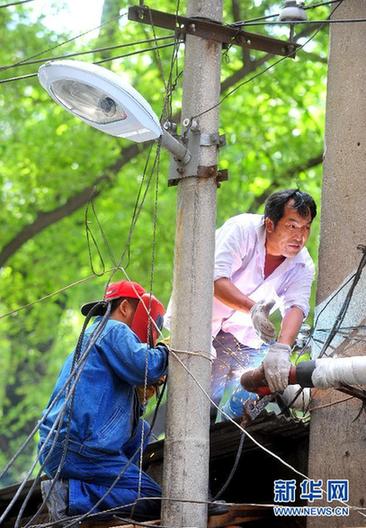 [人物寫真]“烈日下，我們堅守崗位”
