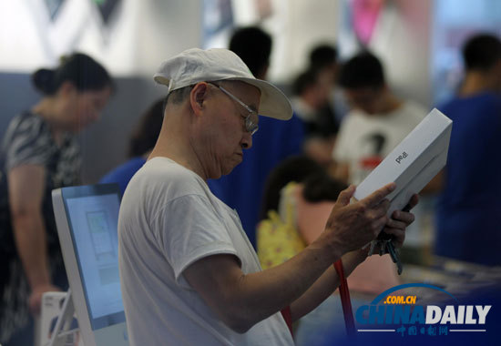 蘋果新iPad行貨內(nèi)地上市 “瘋狂排隊(duì)”場(chǎng)景不再