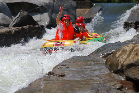 河南固始第二屆長江河漂流節(jié)開幕（圖）