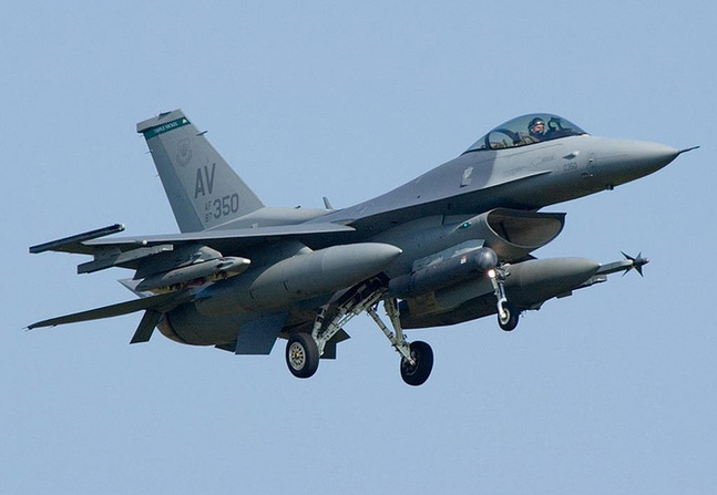 美軍F-16戰(zhàn)機(jī)墜落日本北海道海域 飛行員獲救