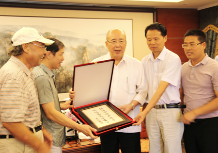吳伯雄臺北會見河南客家參訪團(tuán)