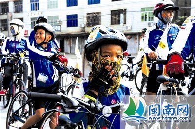 臺灣孤兒院“單車天使”抵達(dá)泉州