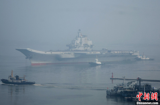 中國(guó)第一艘航母平臺(tái)今日交付海軍