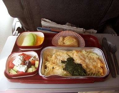 飛機(jī)餐也美味 實(shí)拍各國航空公司美味飛機(jī)餐
