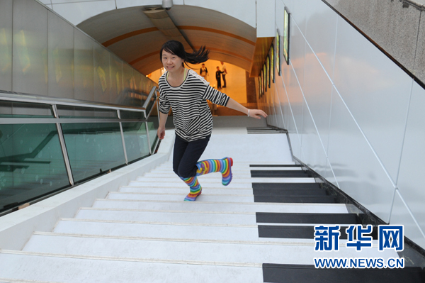 杭州：“鋼琴階梯”亮相鬧市區(qū)(圖)