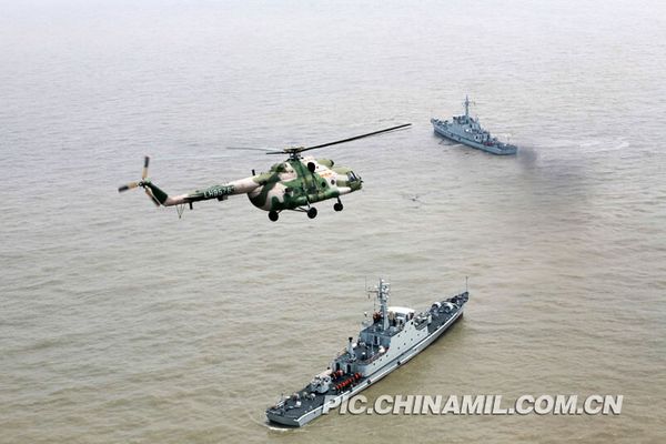 中國(guó)戰(zhàn)艦疑遭不明潛艇偵查 反潛直升機(jī)緊急起飛
