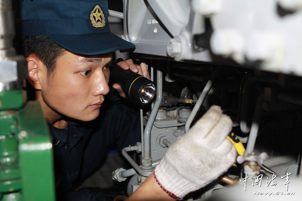 中國(guó)海軍新型潛艇內(nèi)部照曝光