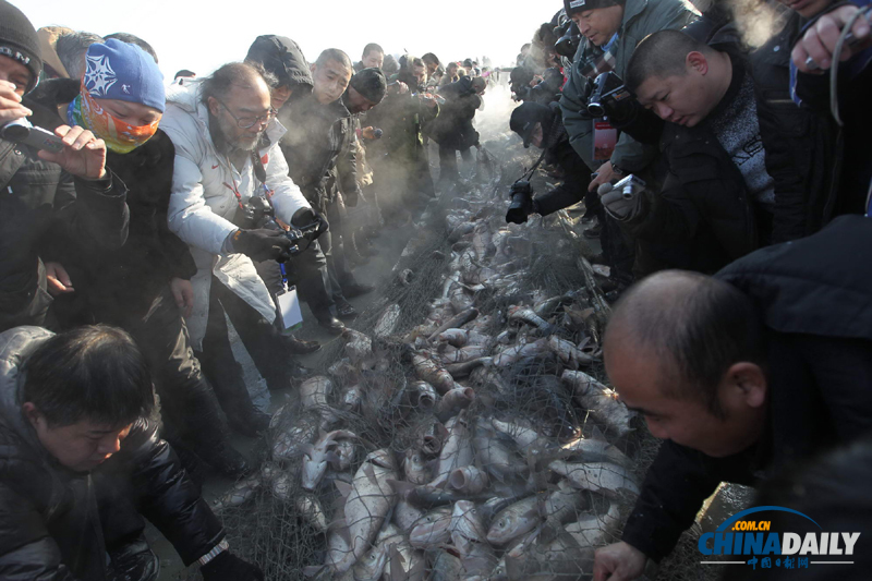 直擊吉林查干湖冬季捕魚(yú)