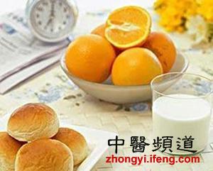 警惕：喝牛奶千萬(wàn)別與這4種食物搭配(圖)