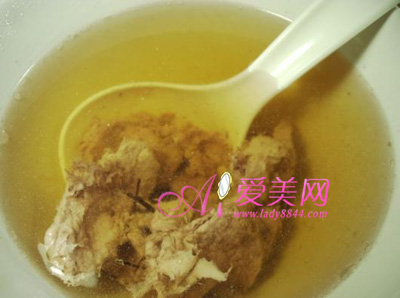 養(yǎng)生：電腦族用眼過度 吃什么最能滋補(bǔ)眼睛