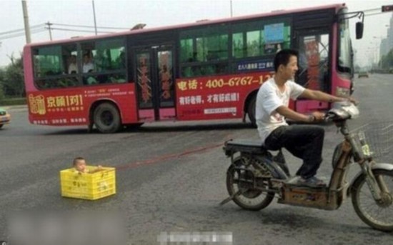 太囧 老爸帶孩子太坑人了