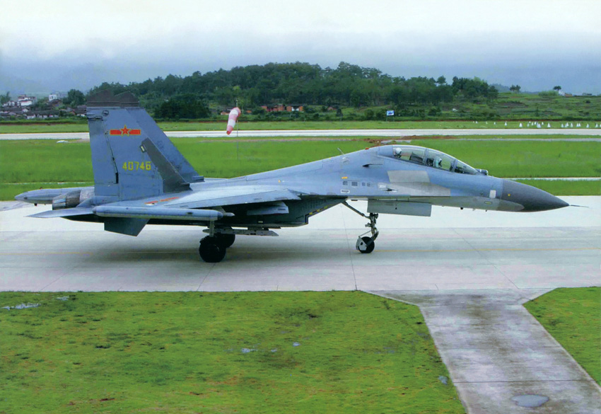高清組圖：中國空軍蘇-27UBK型戰(zhàn)斗教練機(jī)