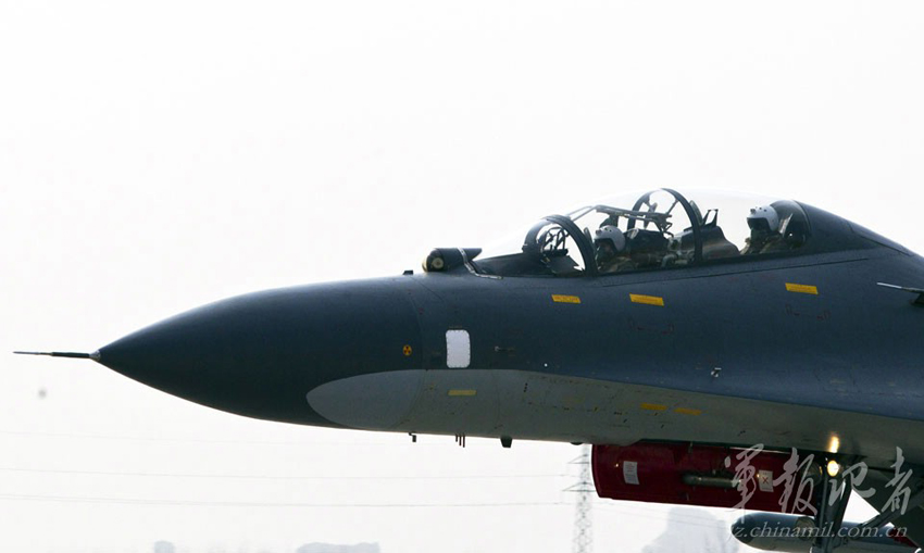 高清組圖：中國空軍蘇-27UBK型戰(zhàn)斗教練機(jī)