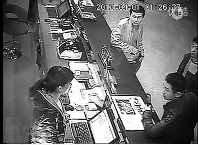 三男子深夜提無理要求遭拒 暴打酒店女前臺(tái)