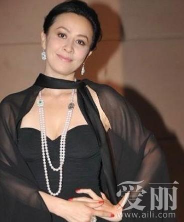 曝劉曉慶等女星無(wú)親生子女真相