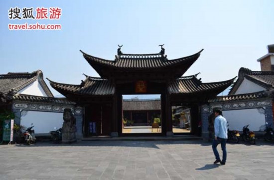 滇西春色擋不住　孔雀之鄉(xiāng)德宏體驗邊境文化