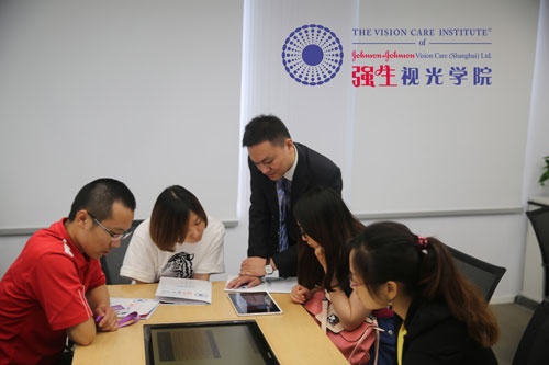 全新強生視光學院開幕 持續(xù)引領(lǐng)隱形眼鏡健康理念