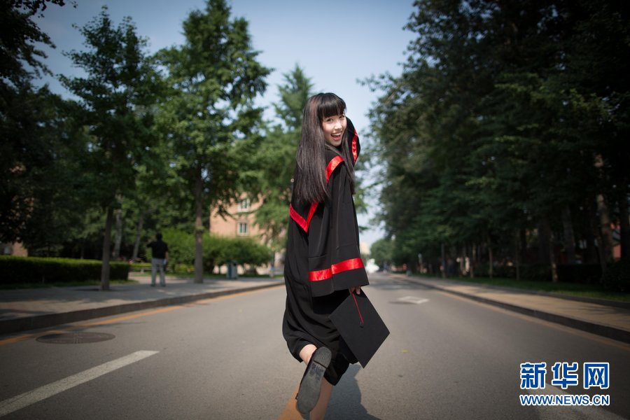 高校招生創(chuàng)新頻使“美人計”：接地氣or浮躁？