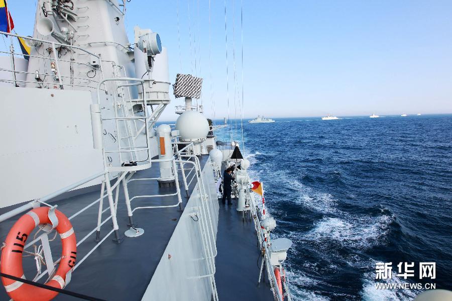 氣勢逼人！中國海軍艦艇編隊在日本海練編隊運動