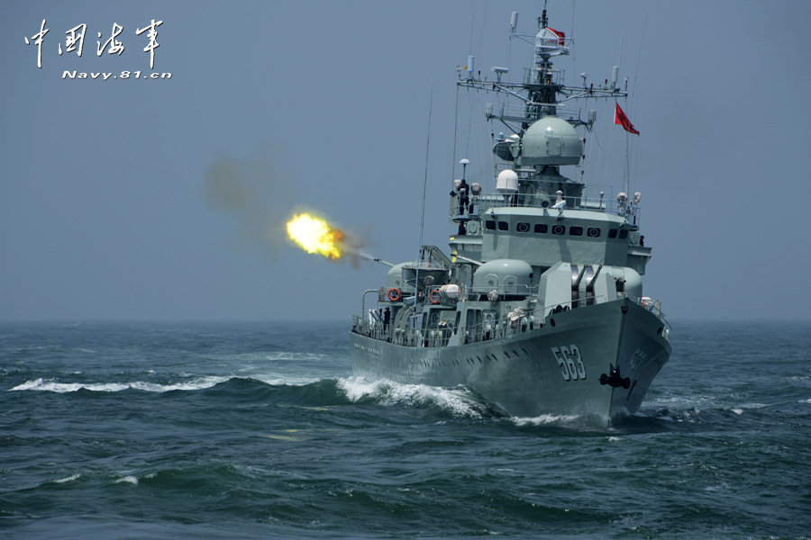 南海艦隊(duì)十余艘艦艇海上集訓(xùn) 實(shí)彈射擊火力兇猛