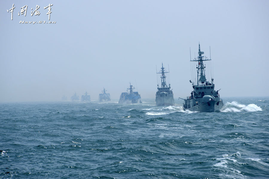 南海艦隊十余艘艦艇海上集訓 實彈射擊火力兇猛
