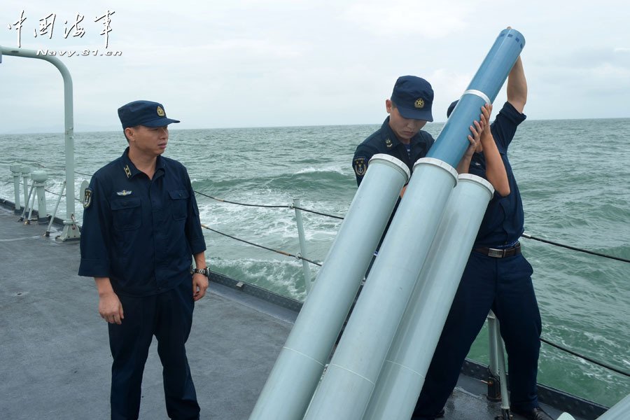 南海艦隊十余艘艦艇海上集訓(xùn) 實彈射擊火力兇猛