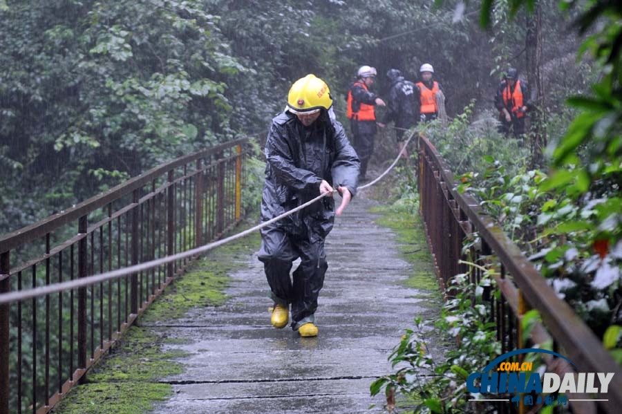 高清直擊：都江堰特大型高位山體滑坡 已確認(rèn)2人死亡