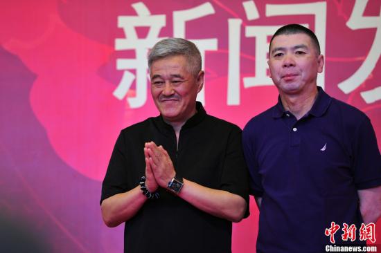 馮小剛要求馬年春晚走親民路線 將顛覆哈文炫麗風(fēng)