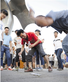 抓石子拍方包跳皮筋……舊時(shí)的游戲，還記得嗎