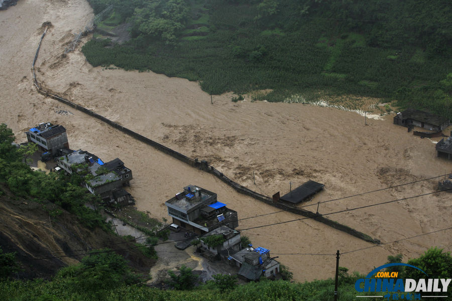 云南昭通大關(guān)縣遭遇洪災 交通通信中斷5萬余人受災