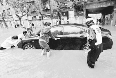 中央氣象臺繼續(xù)發(fā)布暴雨藍(lán)色預(yù)警 強降雨帶南移至黃淮