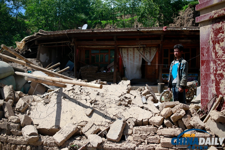 震區(qū)表情：甘肅定西6.6級地震災(zāi)后見聞