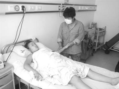 要求復(fù)合遭拒絕 失戀男拿刀刺向女友心臟(圖)