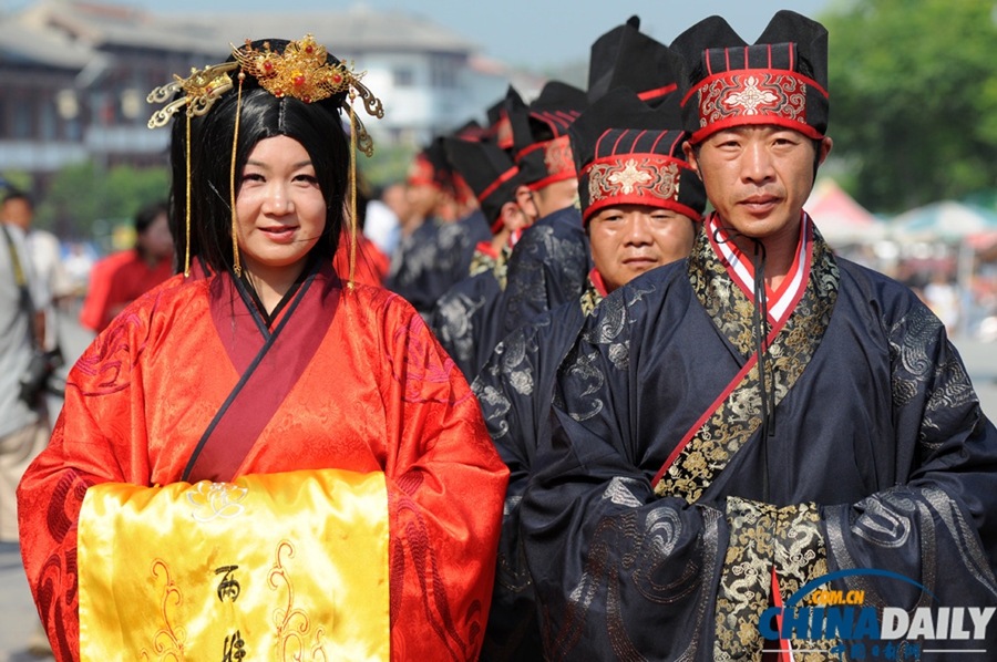 山西永濟：“愛情圣地”普救寺“七夕節(jié)”上演漢式婚禮