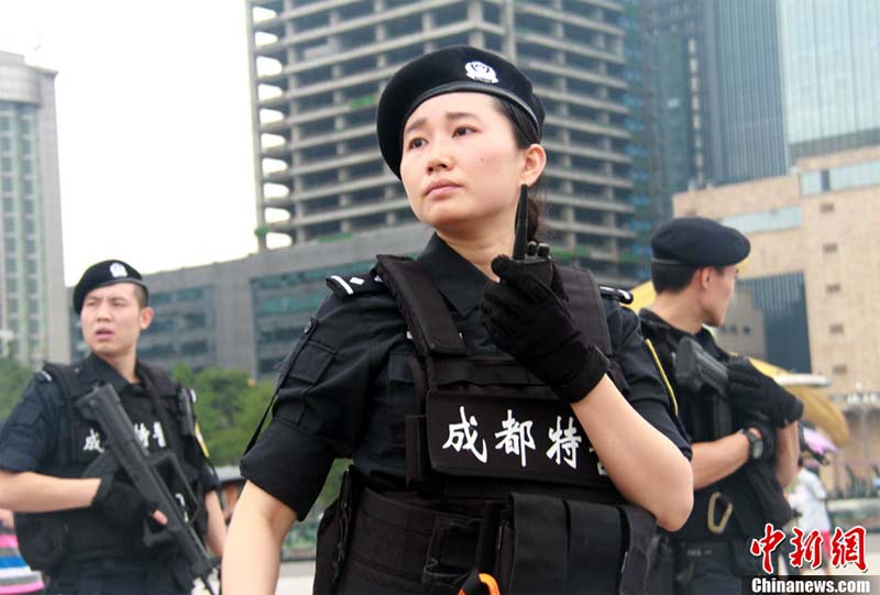 沈陽：新型警用電動(dòng)巡邏車在全運(yùn)村上崗