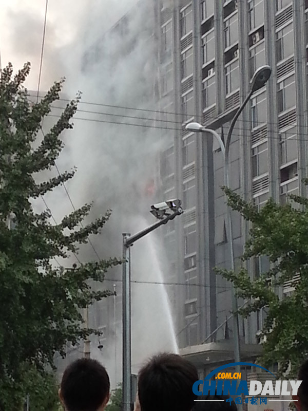 北京武警交通指揮部大樓空調(diào)爆炸引發(fā)火災(zāi)