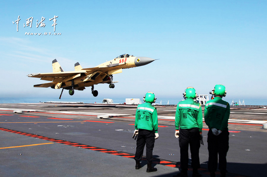 訪殲-15戰(zhàn)機總設(shè)計師：為保密綽號“飛鯊”