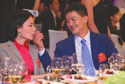 請問：內(nèi)什么 你倆真離了嗎？