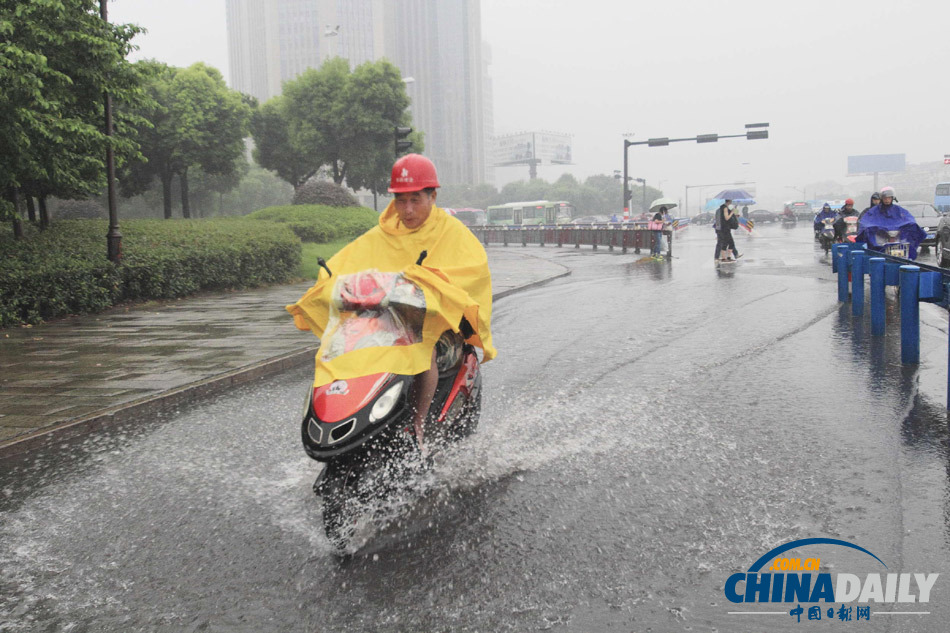 超強臺風(fēng)“天兔”來襲 浙江紹興現(xiàn)海市蜃樓