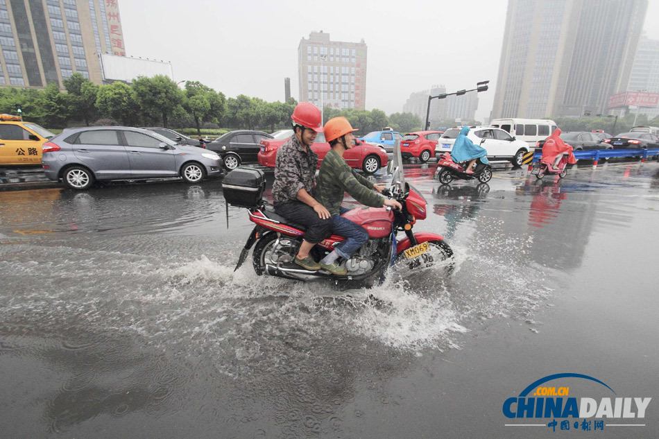 超強(qiáng)臺(tái)風(fēng)“天兔”來襲 浙江紹興現(xiàn)海市蜃樓