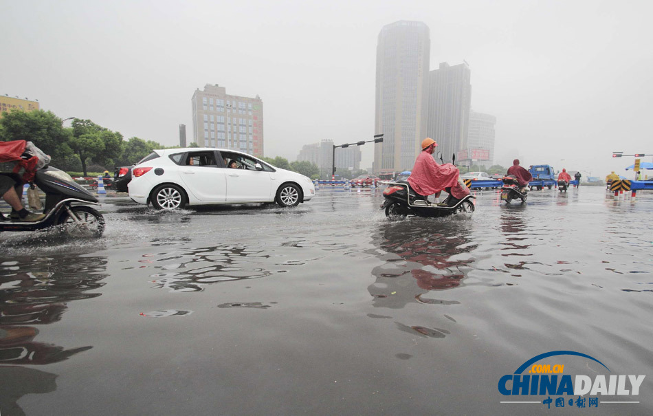 超強(qiáng)臺風(fēng)“天兔”來襲 浙江紹興現(xiàn)海市蜃樓