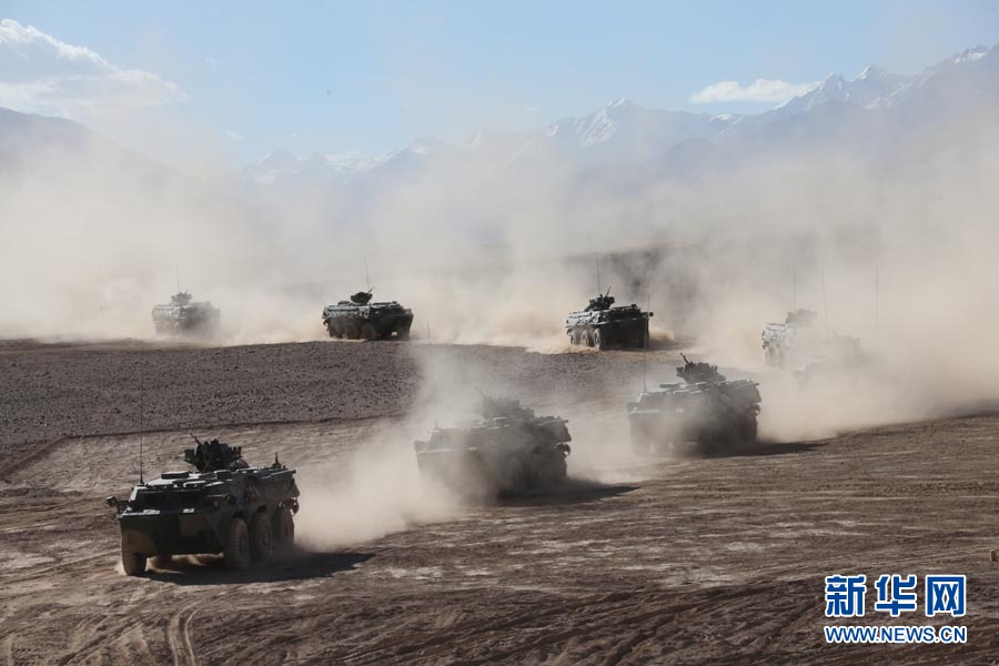 直擊解放軍萬人千車陸空協(xié)同高原大對(duì)抗