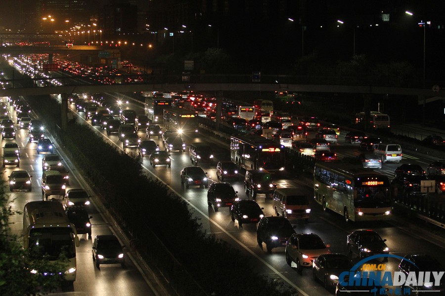北京：重陽節(jié)前夜全路網(wǎng)遭遇“意外暴堵”