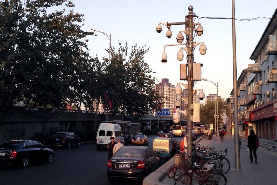 北京上海兩市路段現(xiàn)密集探頭遭調(diào)侃