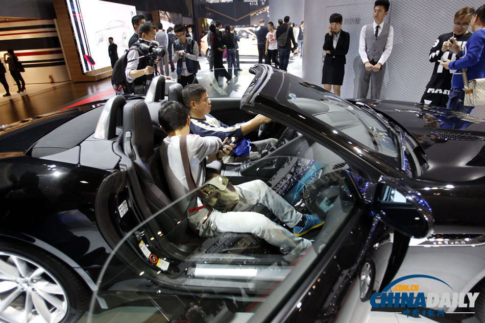 第十一屆廣州國(guó)際車展開幕 頂級(jí)車輛齊聚亮相
