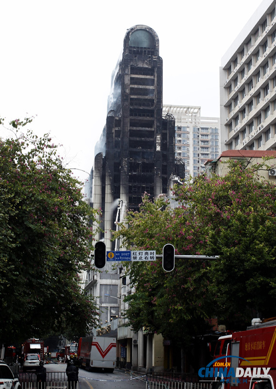 廣州建業(yè)大廈大火基本被撲滅 仍存塌樓風(fēng)險