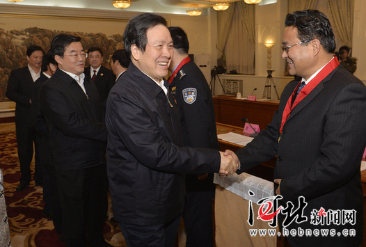 河北省領(lǐng)導(dǎo)會(huì)見(jiàn)第八屆全國(guó)公務(wù)員雙先代表 周本順作講話