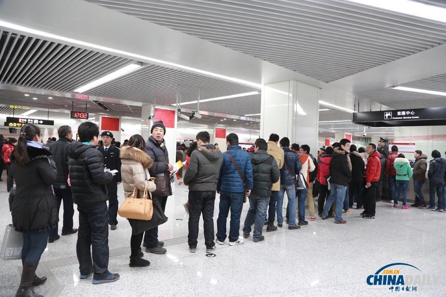 河南首條地鐵正式運營 古都鄭州邁入“地鐵時代”
